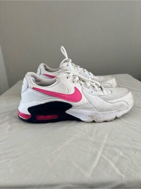 Nike Air Max Excee White Pink Navy Sneakers Size 9.5